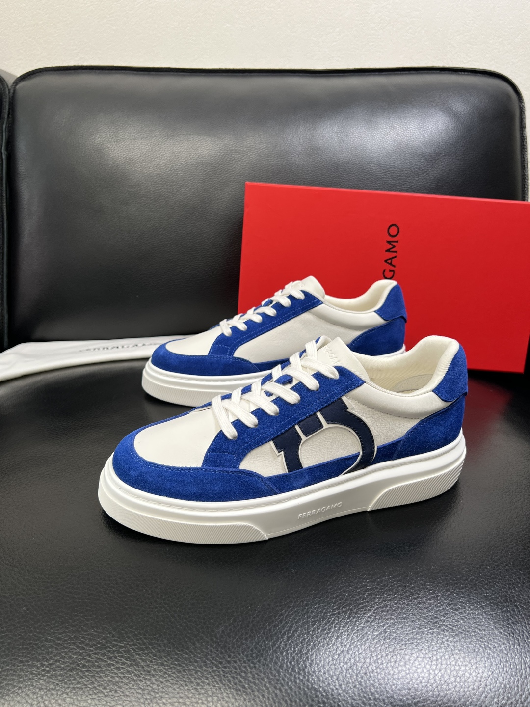 Ferragamo 高品质 顶级工艺品 菲拉格慕 专柜同步发售原厂配置，意大利进口原版牛皮，进口水染牛里