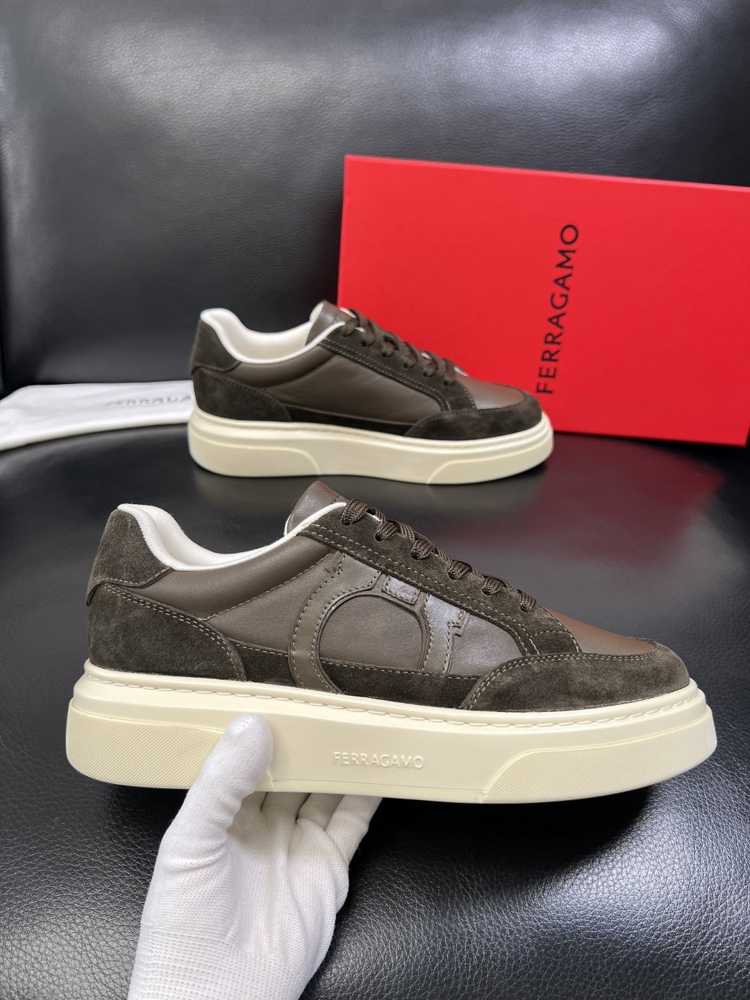 Ferragamo 高品质 顶级工艺品 菲拉格慕 专柜同步发售原厂配置，意大利进口原版牛皮，进口水染牛里