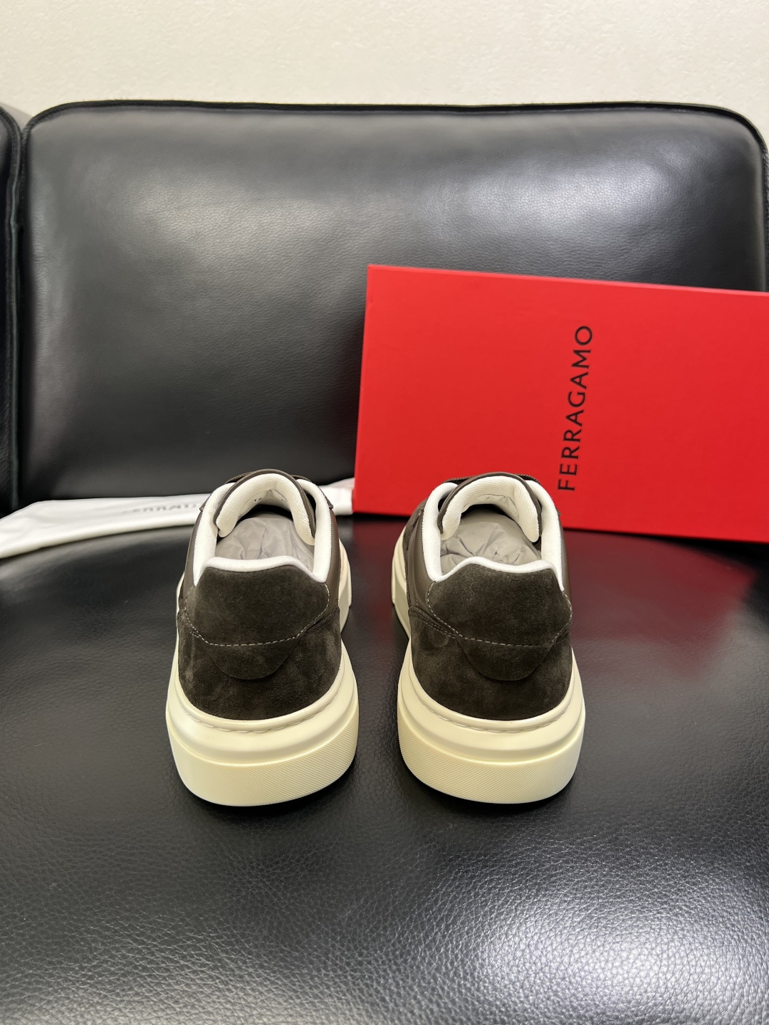 Ferragamo 高品质 顶级工艺品 菲拉格慕 专柜同步发售原厂配置，意大利进口原版牛皮，进口水染牛里