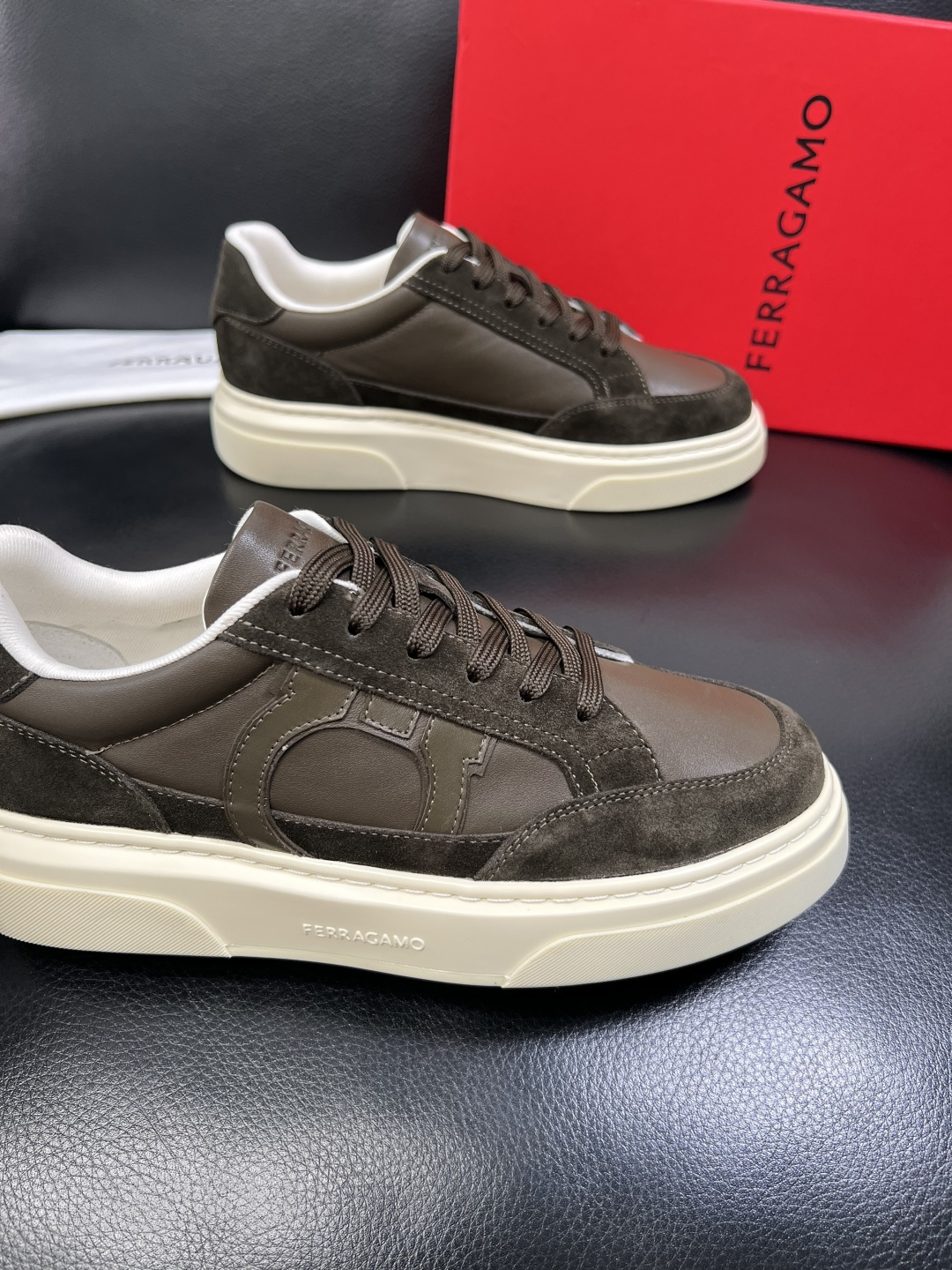 Ferragamo 高品质 顶级工艺品 菲拉格慕 专柜同步发售原厂配置，意大利进口原版牛皮，进口水染牛里