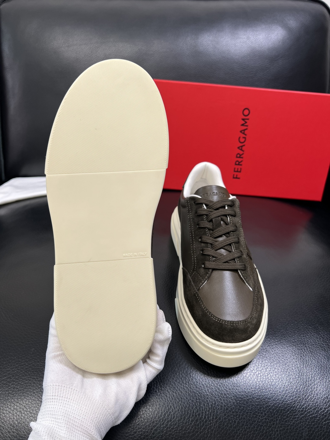 Ferragamo 高品质 顶级工艺品 菲拉格慕 专柜同步发售原厂配置，意大利进口原版牛皮，进口水染牛里