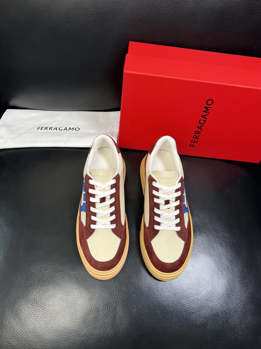 Ferragamo 高品质 顶级工艺品 菲拉格慕 专柜同步发售原厂配置，意大利进口原版牛皮，进口水染牛里