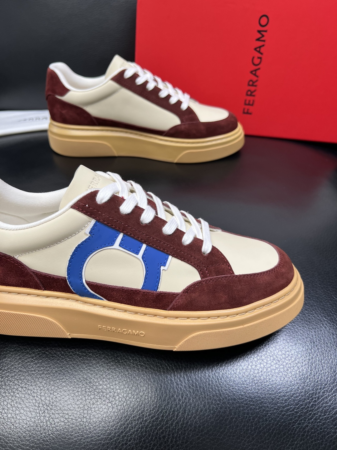 Ferragamo 高品质 顶级工艺品 菲拉格慕 专柜同步发售原厂配置，意大利进口原版牛皮，进口水染牛里