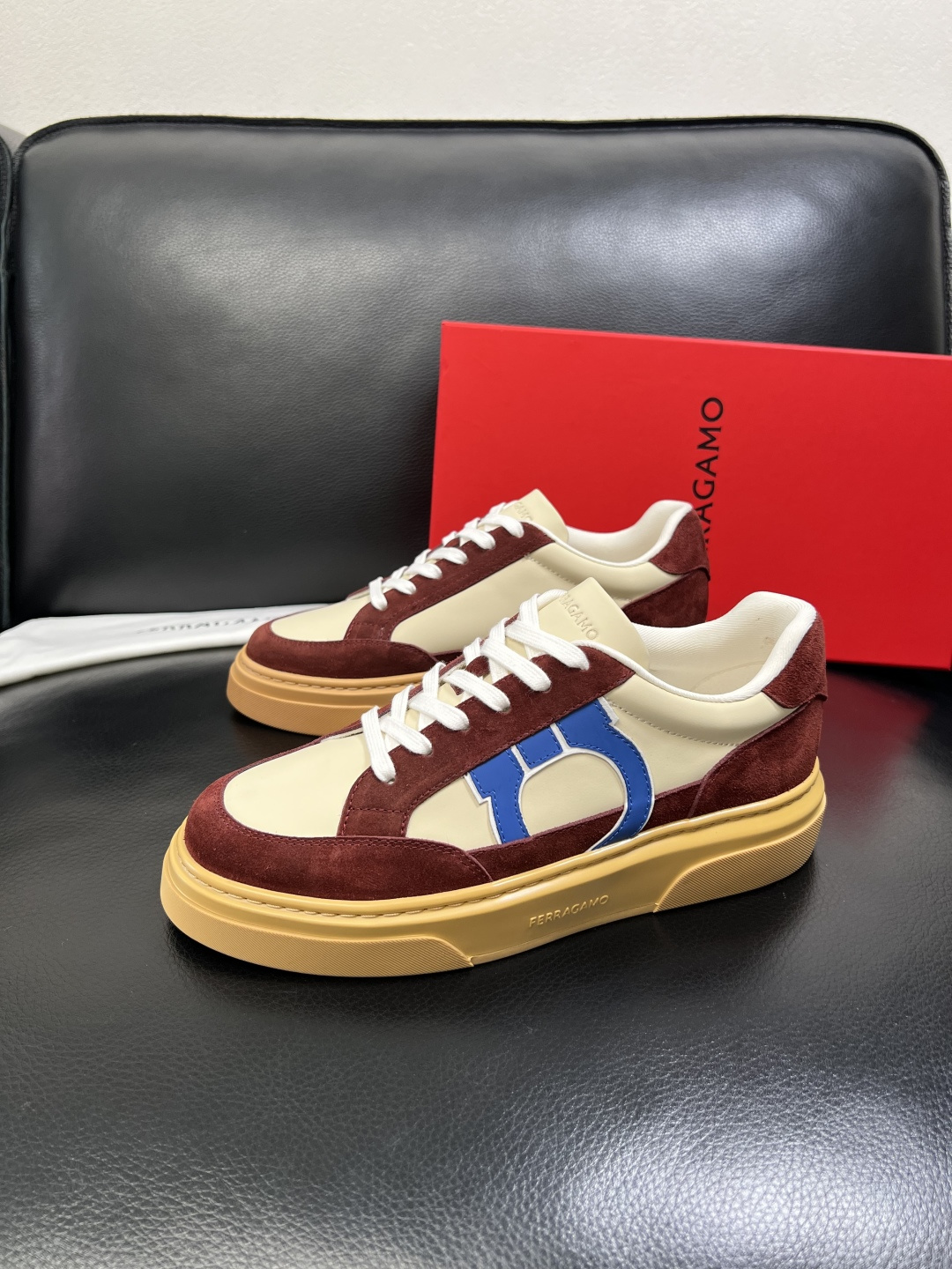 Ferragamo 高品质 顶级工艺品 菲拉格慕 专柜同步发售原厂配置，意大利进口原版牛皮，进口水染牛里