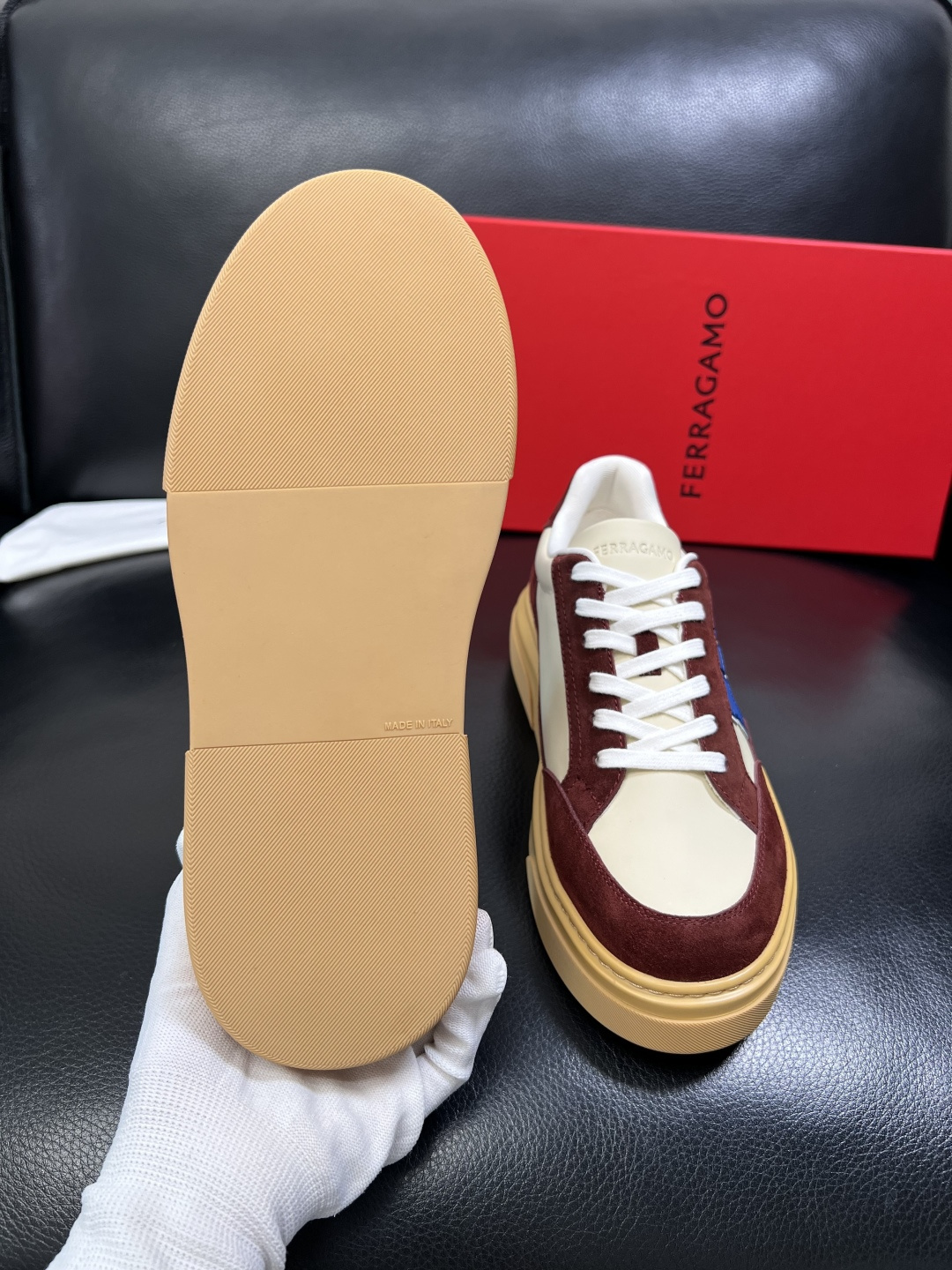 Ferragamo 高品质 顶级工艺品 菲拉格慕 专柜同步发售原厂配置，意大利进口原版牛皮，进口水染牛里