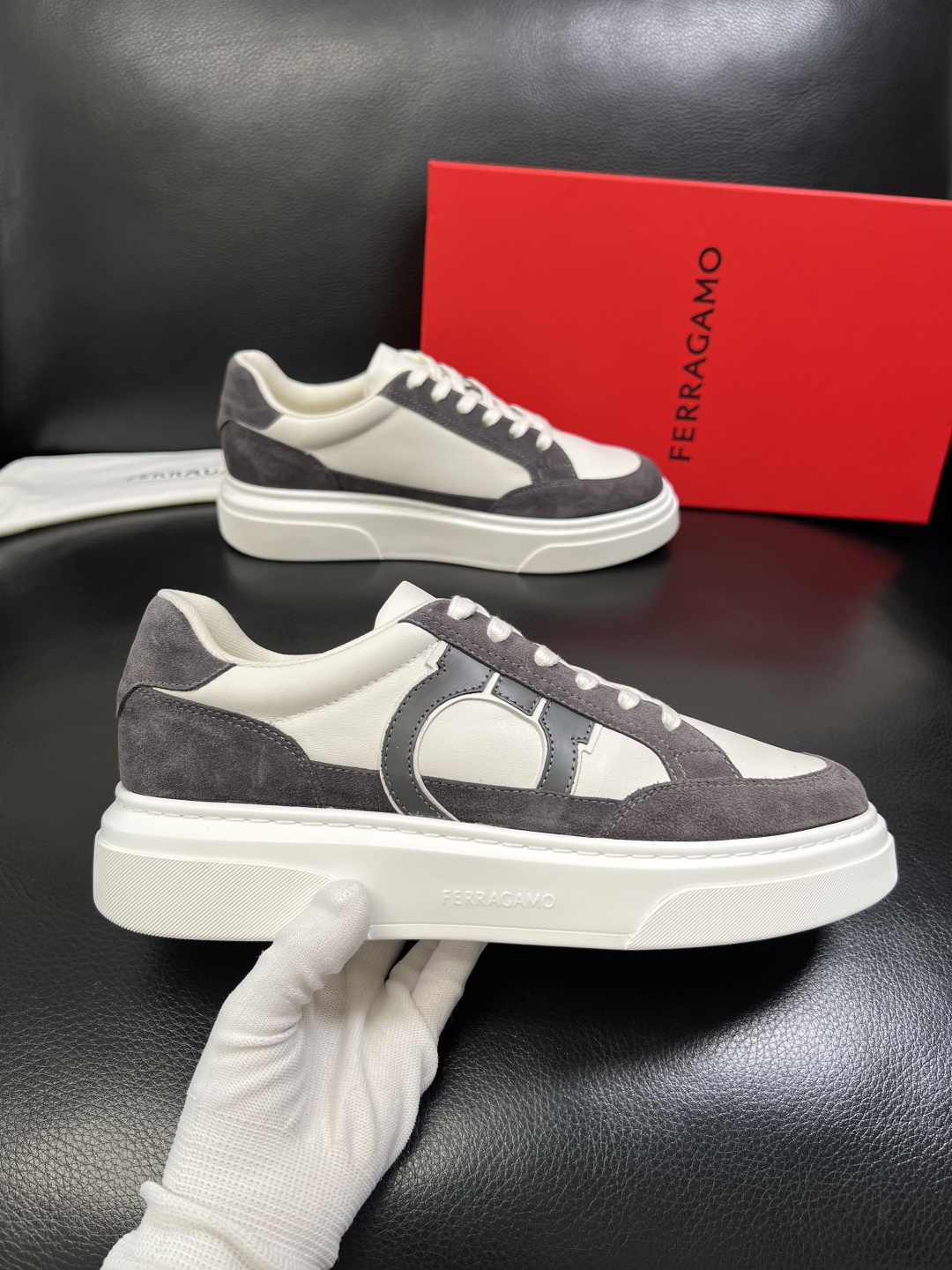 Ferragamo 高品质 顶级工艺品 菲拉格慕 专柜同步发售原厂配置，意大利进口原版牛皮，进口水染牛里