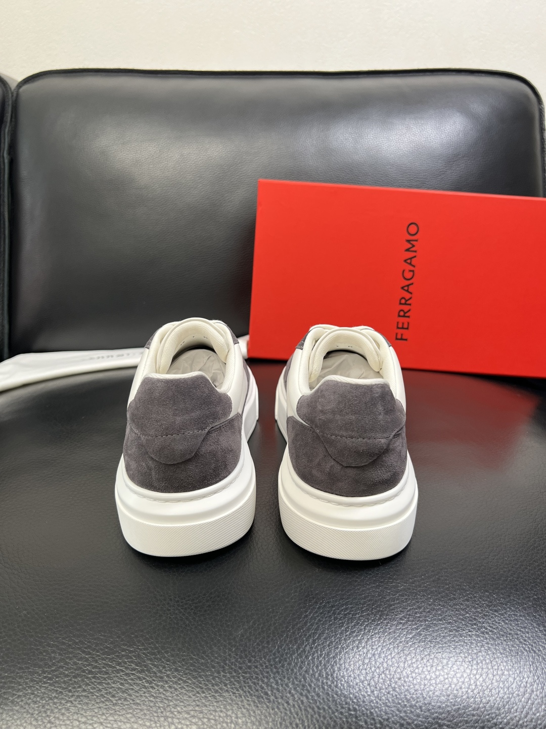 Ferragamo 高品质 顶级工艺品 菲拉格慕 专柜同步发售原厂配置，意大利进口原版牛皮，进口水染牛里