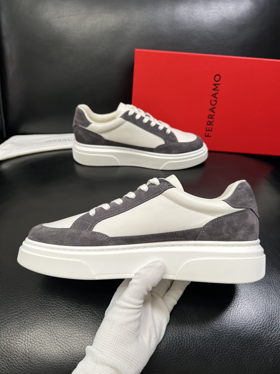 Ferragamo 高品质 顶级工艺品 菲拉格慕 专柜同步发售原厂配置，意大利进口原版牛皮，进口水染牛里