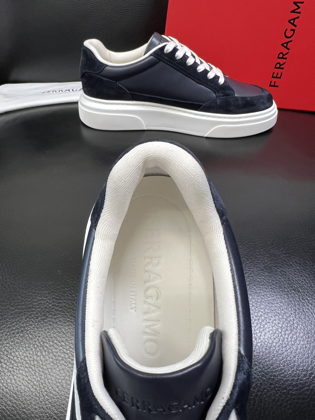 Ferragamo 高品质 顶级工艺品 菲拉格慕 专柜同步发售原厂配置，意大利进口原版牛皮，进口水染牛里