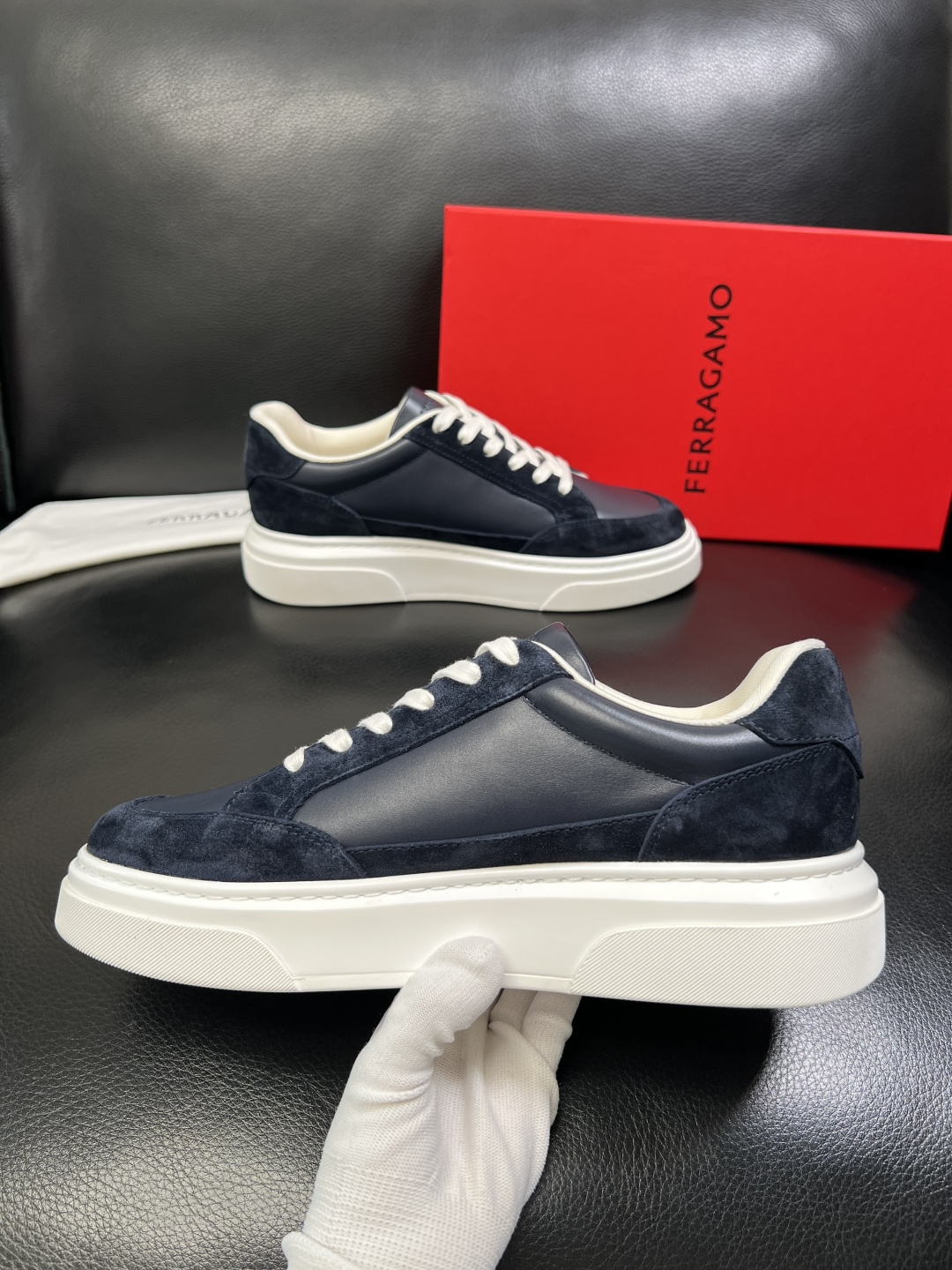 Ferragamo 高品质 顶级工艺品 菲拉格慕 专柜同步发售原厂配置，意大利进口原版牛皮，进口水染牛里