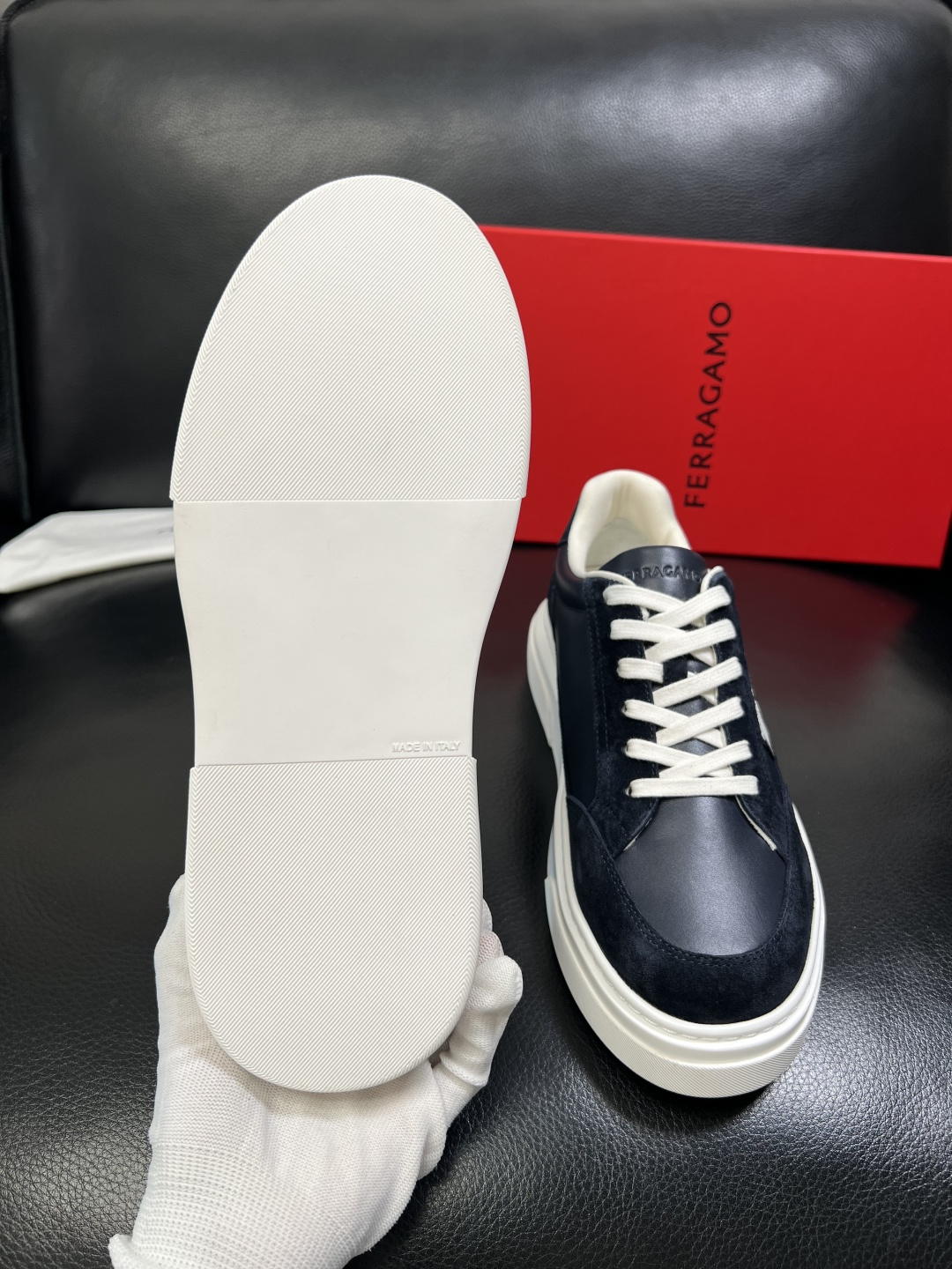 Ferragamo 高品质 顶级工艺品 菲拉格慕 专柜同步发售原厂配置，意大利进口原版牛皮，进口水染牛里