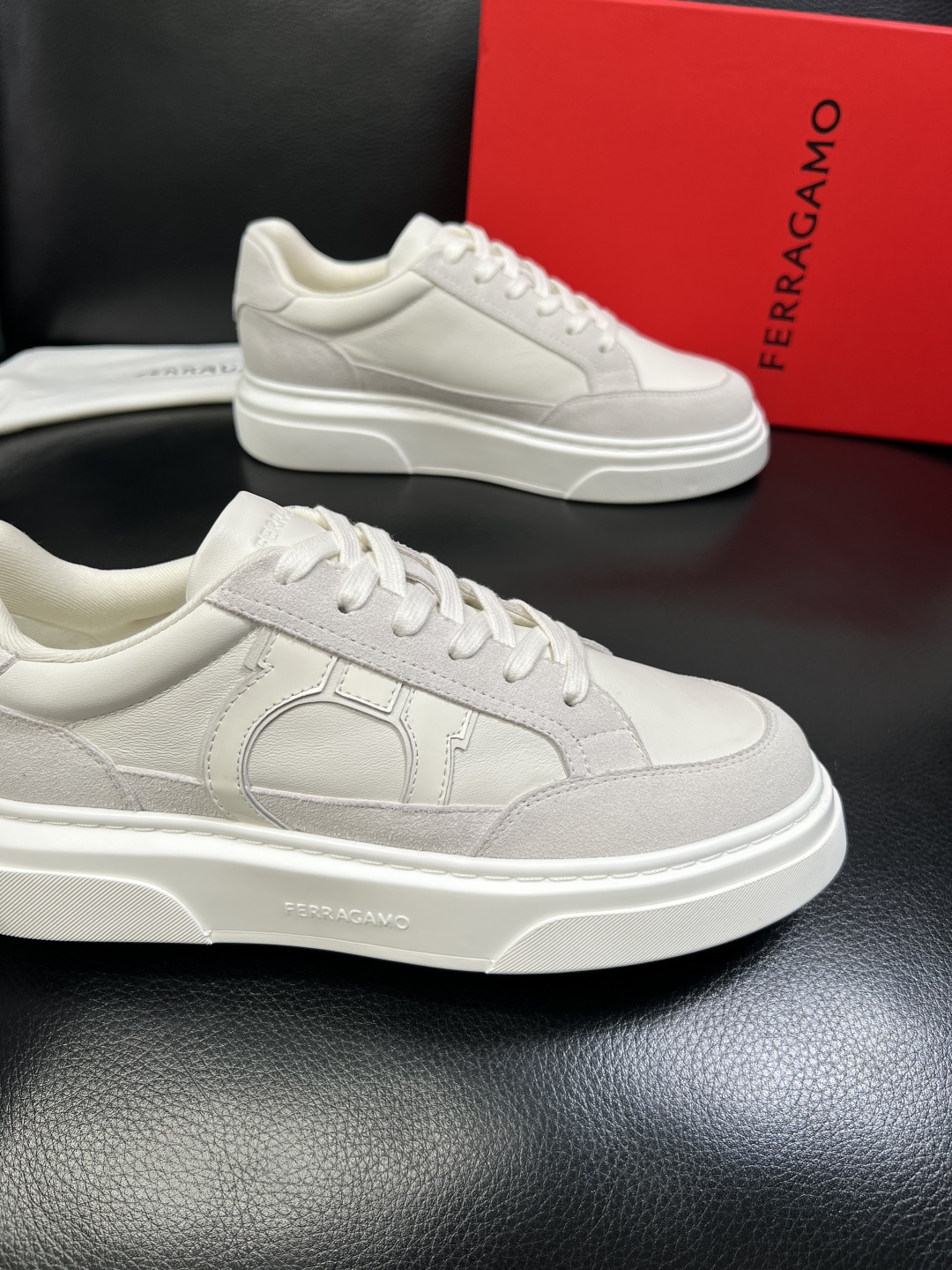 Ferragamo 高品质 顶级工艺品 菲拉格慕 专柜同步发售原厂配置，意大利进口原版牛皮，进口水染牛里