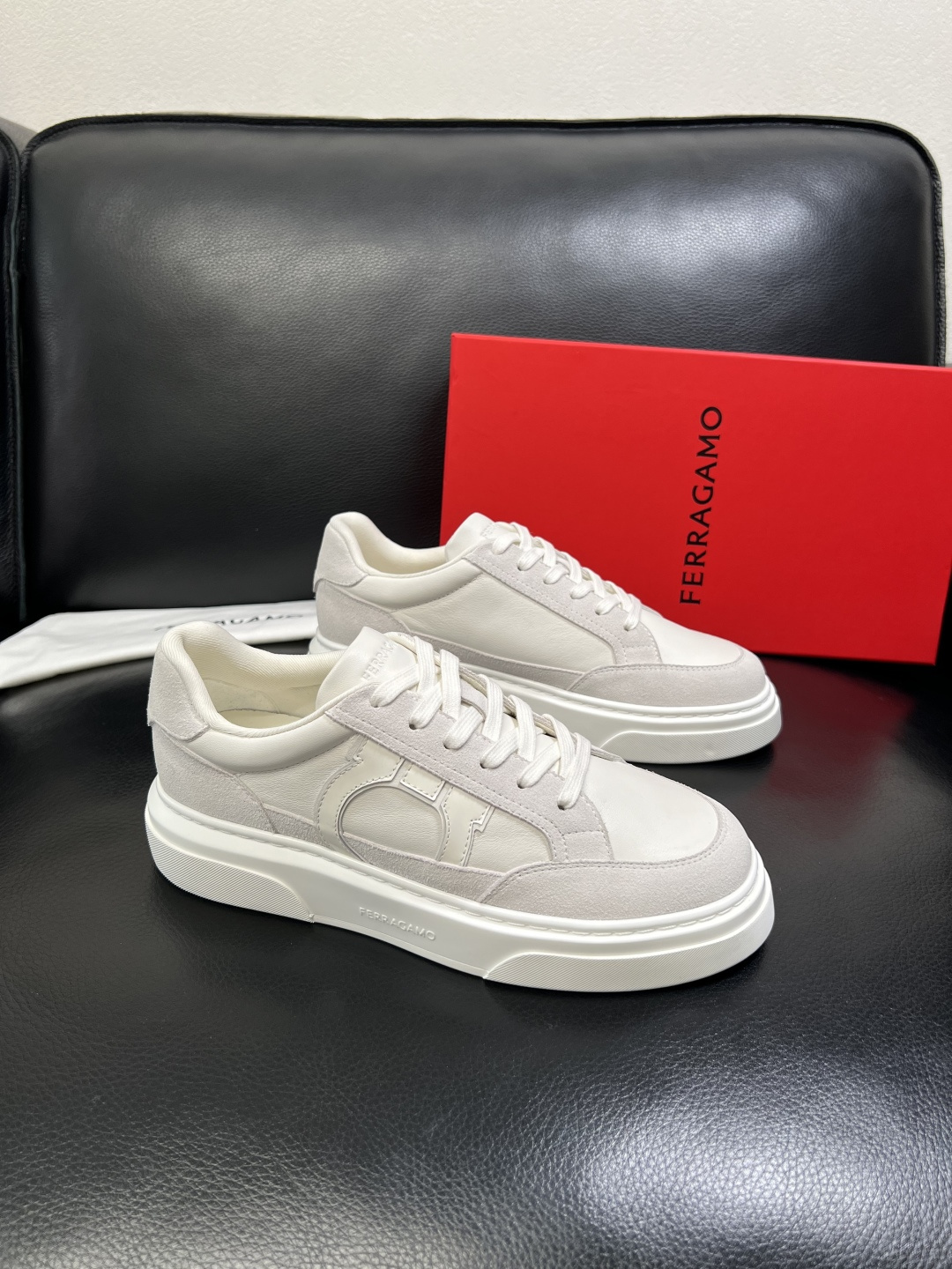 Ferragamo 高品质 顶级工艺品 菲拉格慕 专柜同步发售原厂配置，意大利进口原版牛皮，进口水染牛里