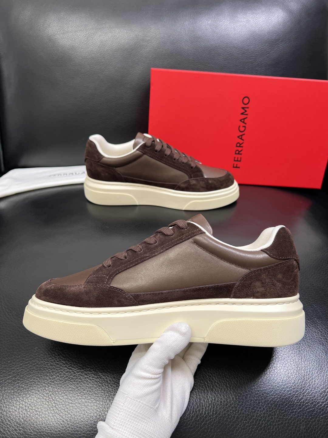 Ferragamo 高品质 顶级工艺品 菲拉格慕 专柜同步发售原厂配置，意大利进口原版牛皮，进口水染牛里