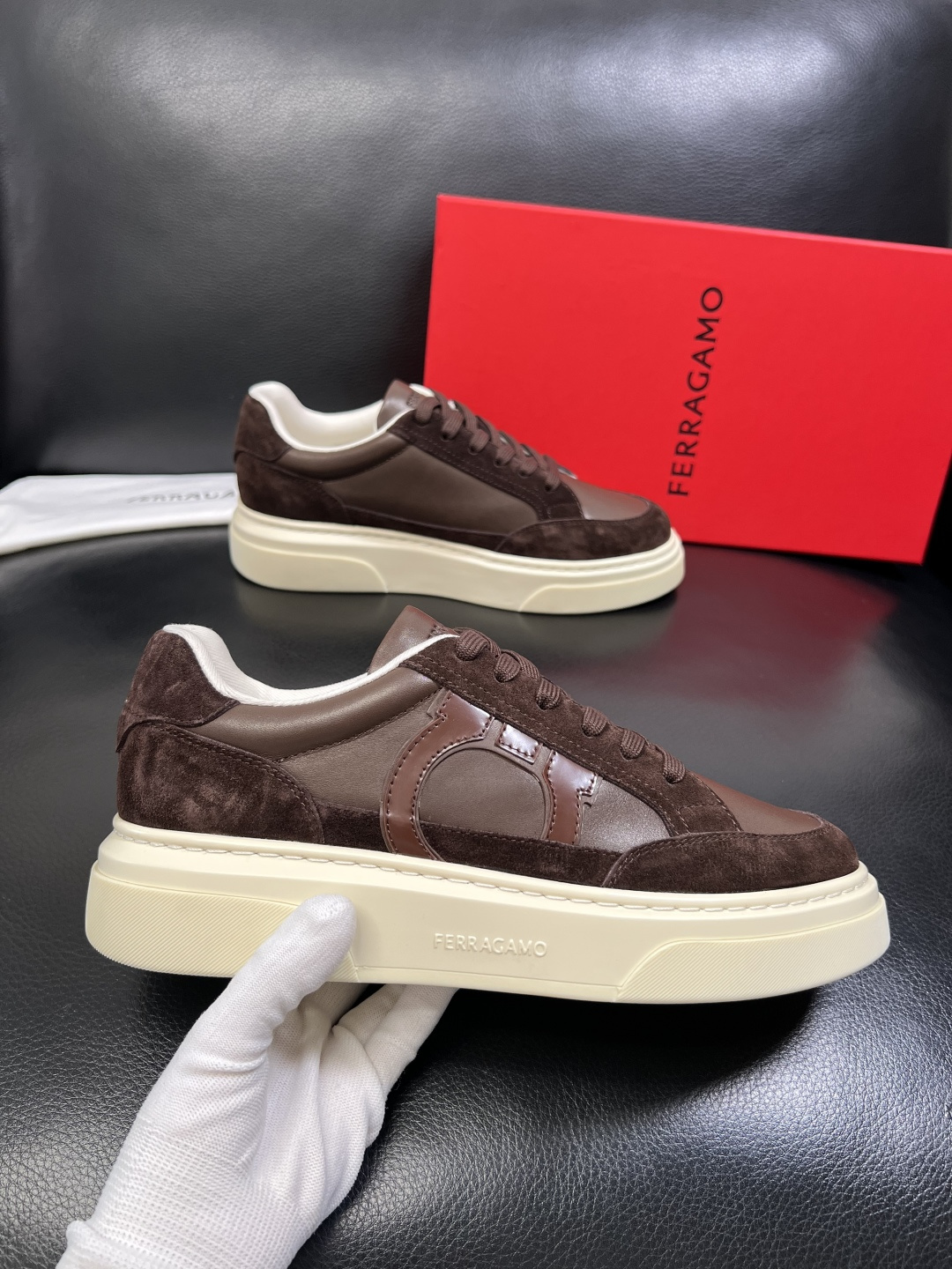 Ferragamo 高品质 顶级工艺品 菲拉格慕 专柜同步发售原厂配置，意大利进口原版牛皮，进口水染牛里