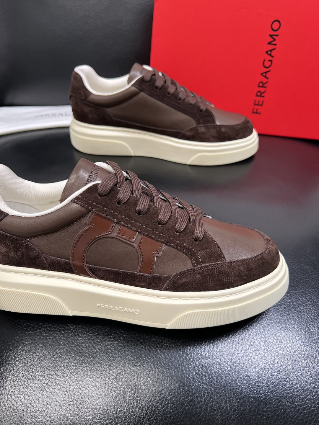 Ferragamo 高品质 顶级工艺品 菲拉格慕 专柜同步发售原厂配置，意大利进口原版牛皮，进口水染牛里