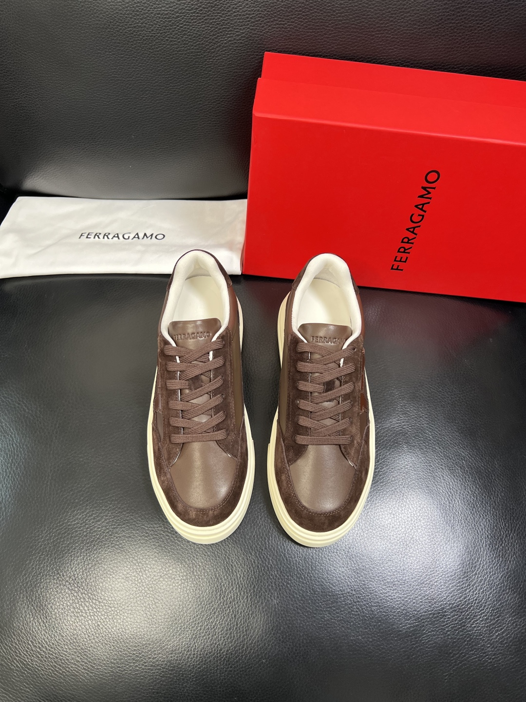 Ferragamo 高品质 顶级工艺品 菲拉格慕 专柜同步发售原厂配置，意大利进口原版牛皮，进口水染牛里