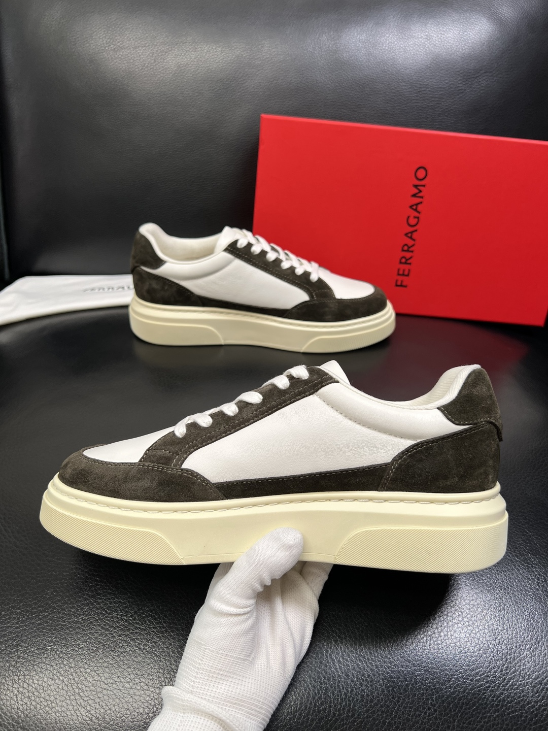 Ferragamo 高品质 顶级工艺品 菲拉格慕 专柜同步发售原厂配置，意大利进口原版牛皮，进口水染牛里