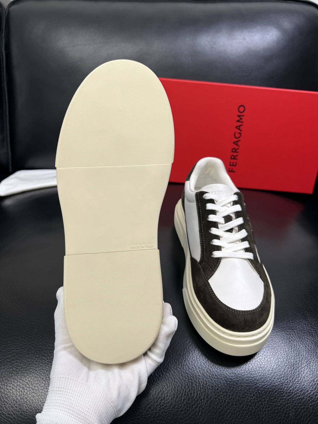 Ferragamo 高品质 顶级工艺品 菲拉格慕 专柜同步发售原厂配置，意大利进口原版牛皮，进口水染牛里