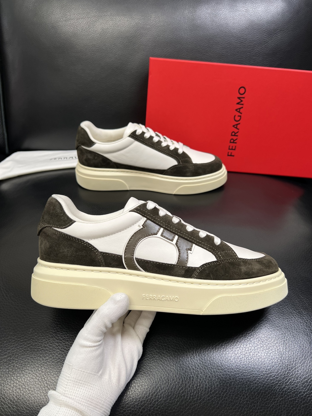 Ferragamo 高品质 顶级工艺品 菲拉格慕 专柜同步发售原厂配置，意大利进口原版牛皮，进口水染牛里