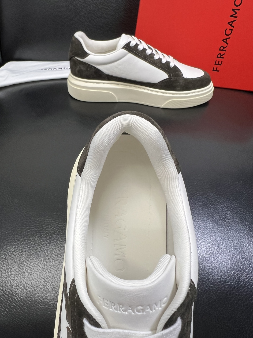 Ferragamo 高品质 顶级工艺品 菲拉格慕 专柜同步发售原厂配置，意大利进口原版牛皮，进口水染牛里