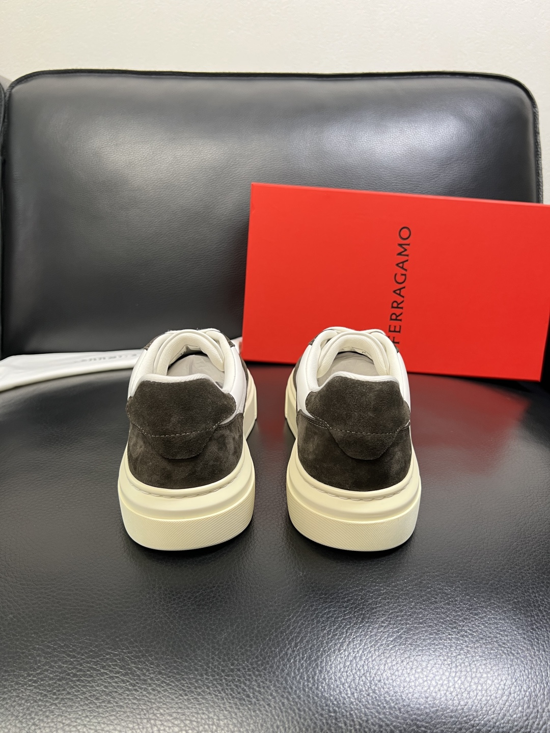 Ferragamo 高品质 顶级工艺品 菲拉格慕 专柜同步发售原厂配置，意大利进口原版牛皮，进口水染牛里