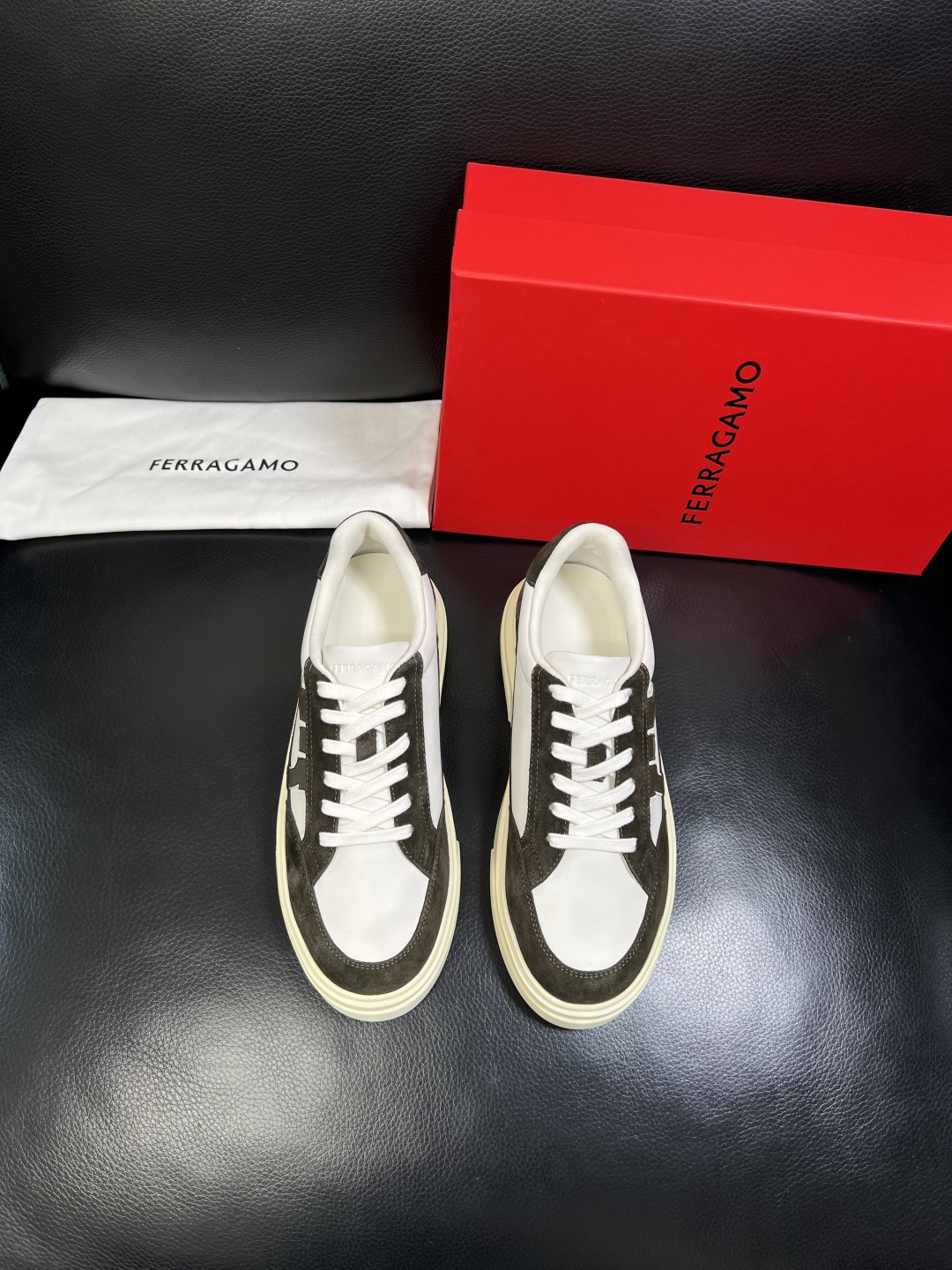 Ferragamo 高品质 顶级工艺品 菲拉格慕 专柜同步发售原厂配置，意大利进口原版牛皮，进口水染牛里