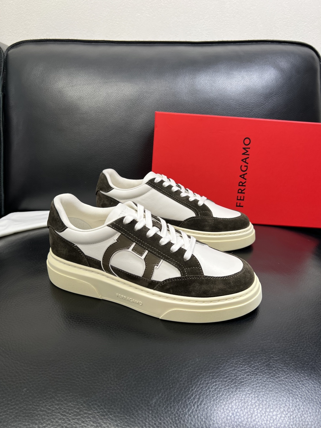 Ferragamo 高品质 顶级工艺品 菲拉格慕 专柜同步发售原厂配置，意大利进口原版牛皮，进口水染牛里