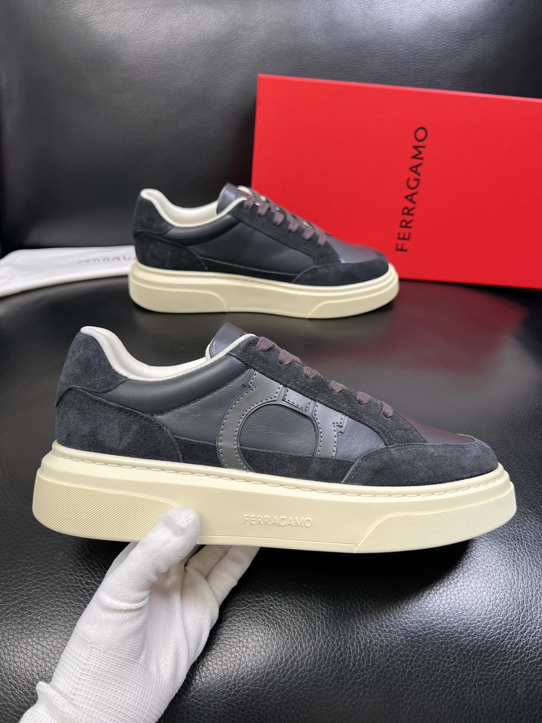 Ferragamo 高品质 顶级工艺品 菲拉格慕 专柜同步发售原厂配置，意大利进口原版牛皮，进口水染牛里