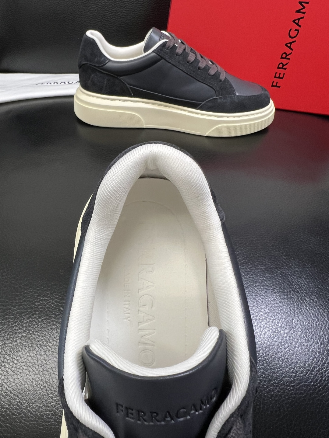 Ferragamo 高品质 顶级工艺品 菲拉格慕 专柜同步发售原厂配置，意大利进口原版牛皮，进口水染牛里