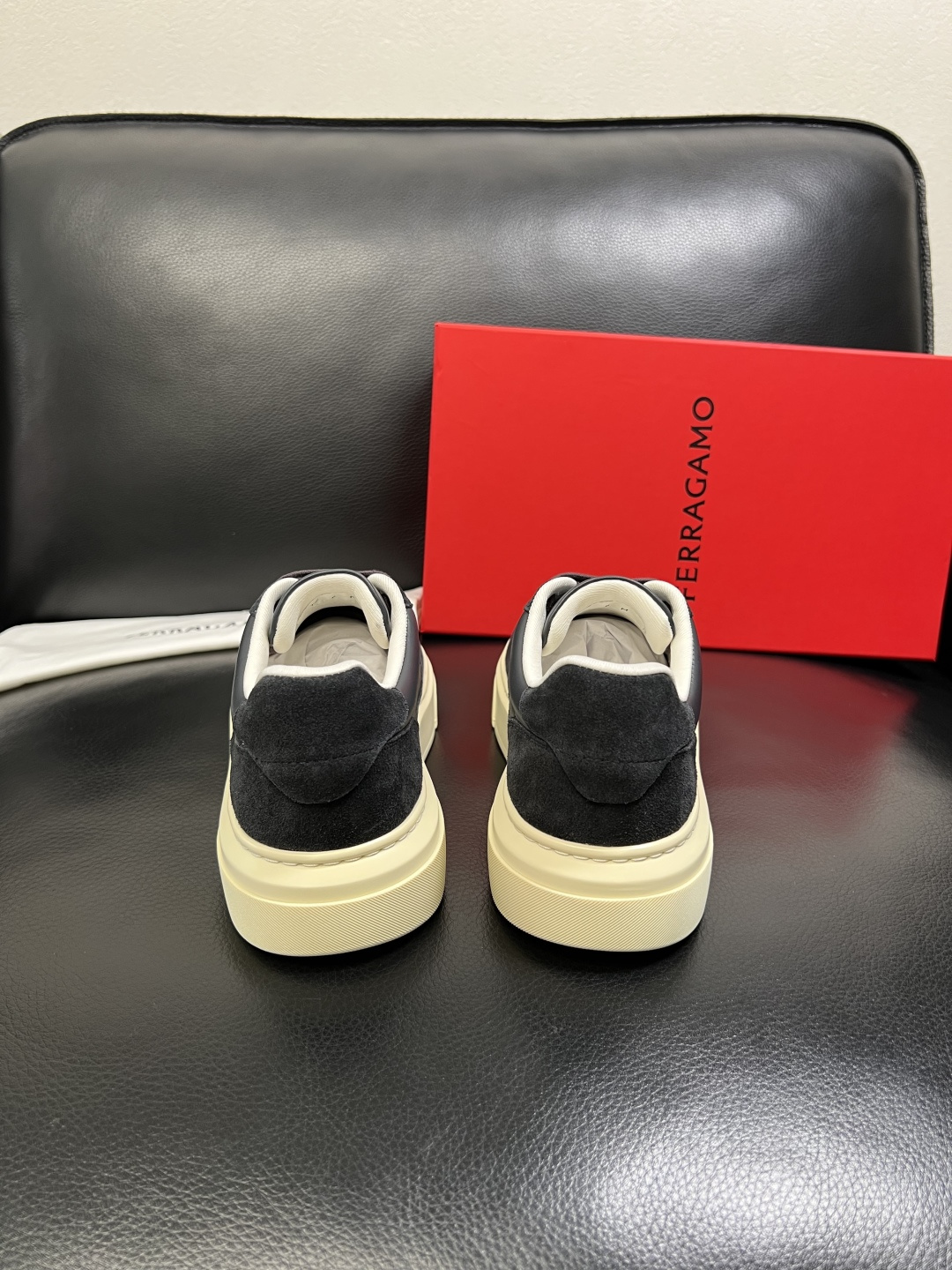 Ferragamo 高品质 顶级工艺品 菲拉格慕 专柜同步发售原厂配置，意大利进口原版牛皮，进口水染牛里