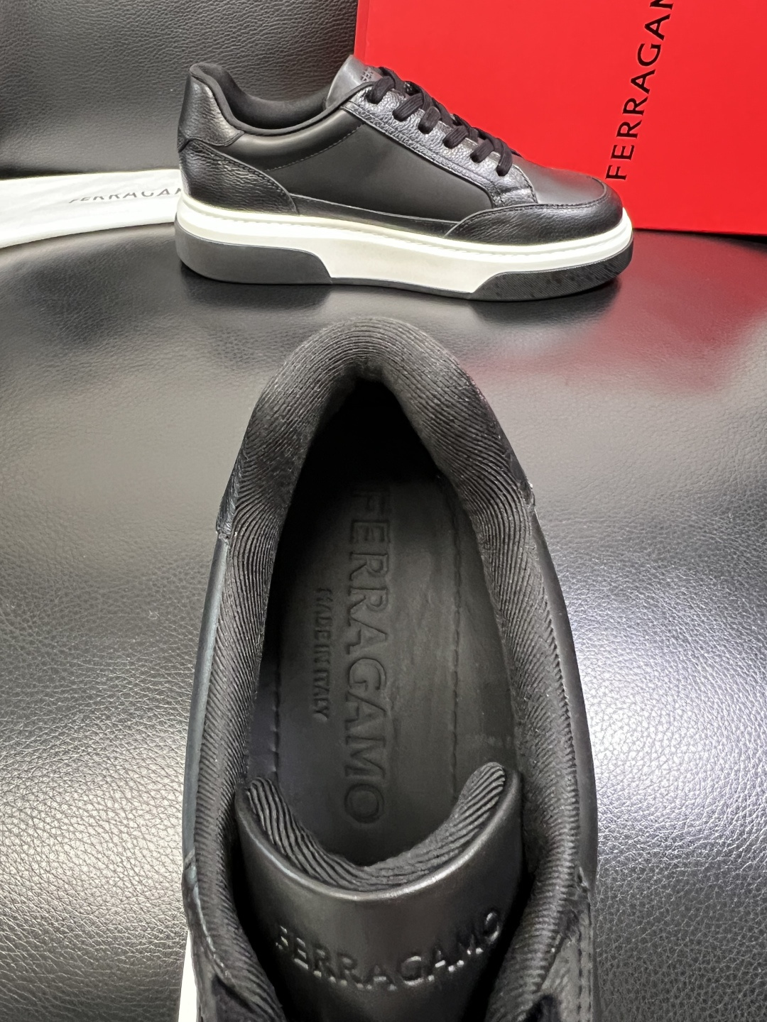 Ferragamo 高品质 顶级工艺品 菲拉格慕 专柜同步发售原厂配置，意大利进口原版牛皮，进口水染牛里