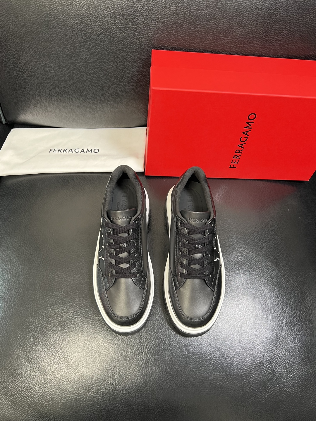 Ferragamo 高品质 顶级工艺品 菲拉格慕 专柜同步发售原厂配置，意大利进口原版牛皮，进口水染牛里