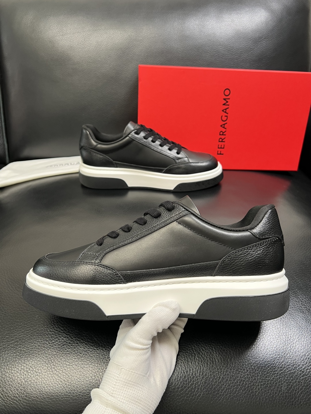 Ferragamo 高品质 顶级工艺品 菲拉格慕 专柜同步发售原厂配置，意大利进口原版牛皮，进口水染牛里