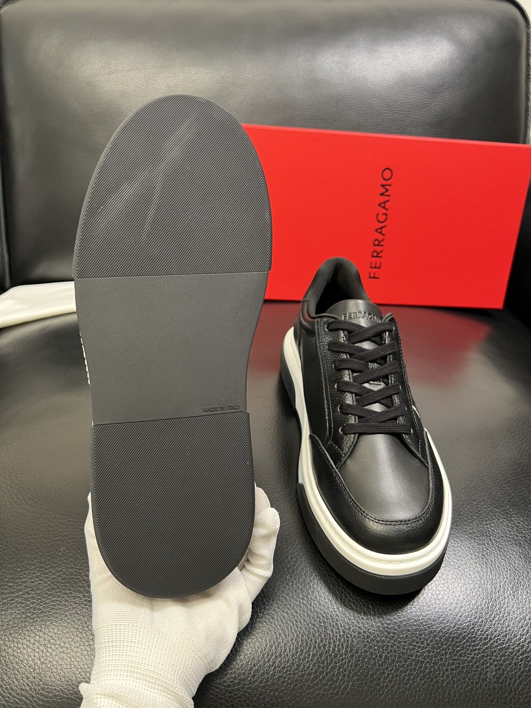 Ferragamo 高品质 顶级工艺品 菲拉格慕 专柜同步发售原厂配置，意大利进口原版牛皮，进口水染牛里