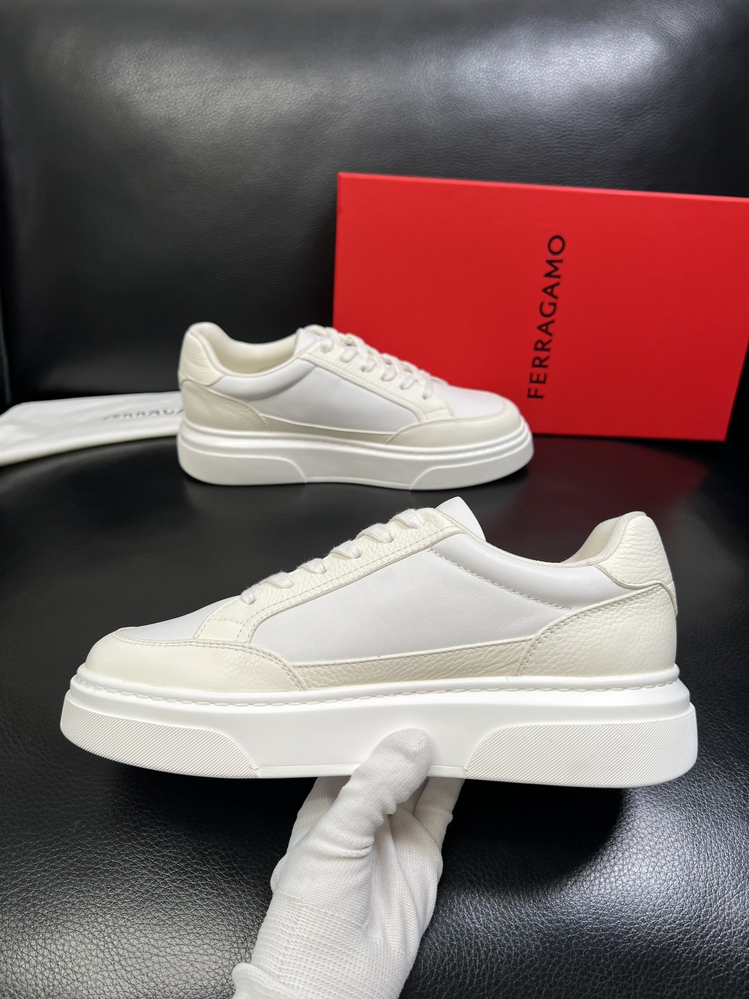 Ferragamo 高品质 顶级工艺品 菲拉格慕 专柜同步发售原厂配置，意大利进口原版牛皮，进口水染牛里