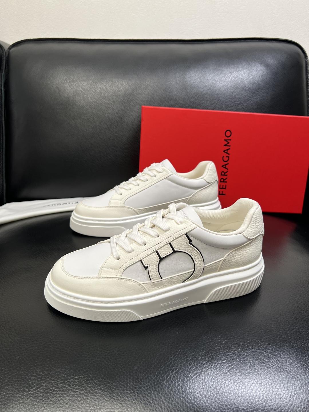 Ferragamo 高品质 顶级工艺品 菲拉格慕 专柜同步发售原厂配置，意大利进口原版牛皮，进口水染牛里