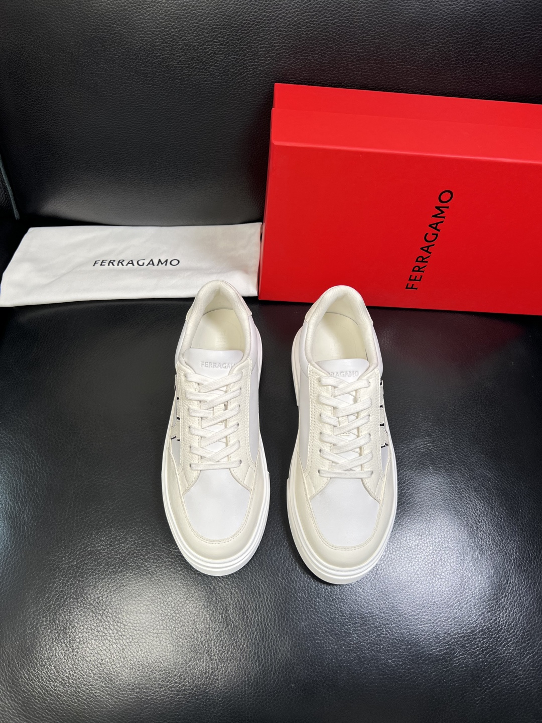 Ferragamo 高品质 顶级工艺品 菲拉格慕 专柜同步发售原厂配置，意大利进口原版牛皮，进口水染牛里