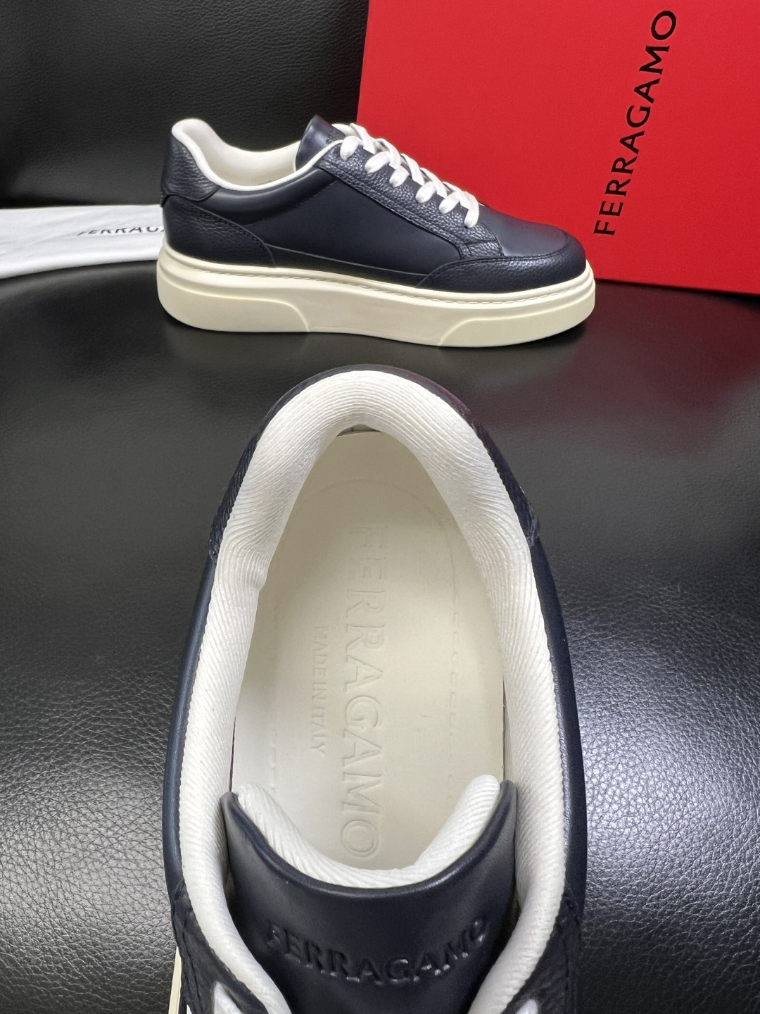 Ferragamo 高品质 顶级工艺品 菲拉格慕 专柜同步发售原厂配置，意大利进口原版牛皮，进口水染牛里