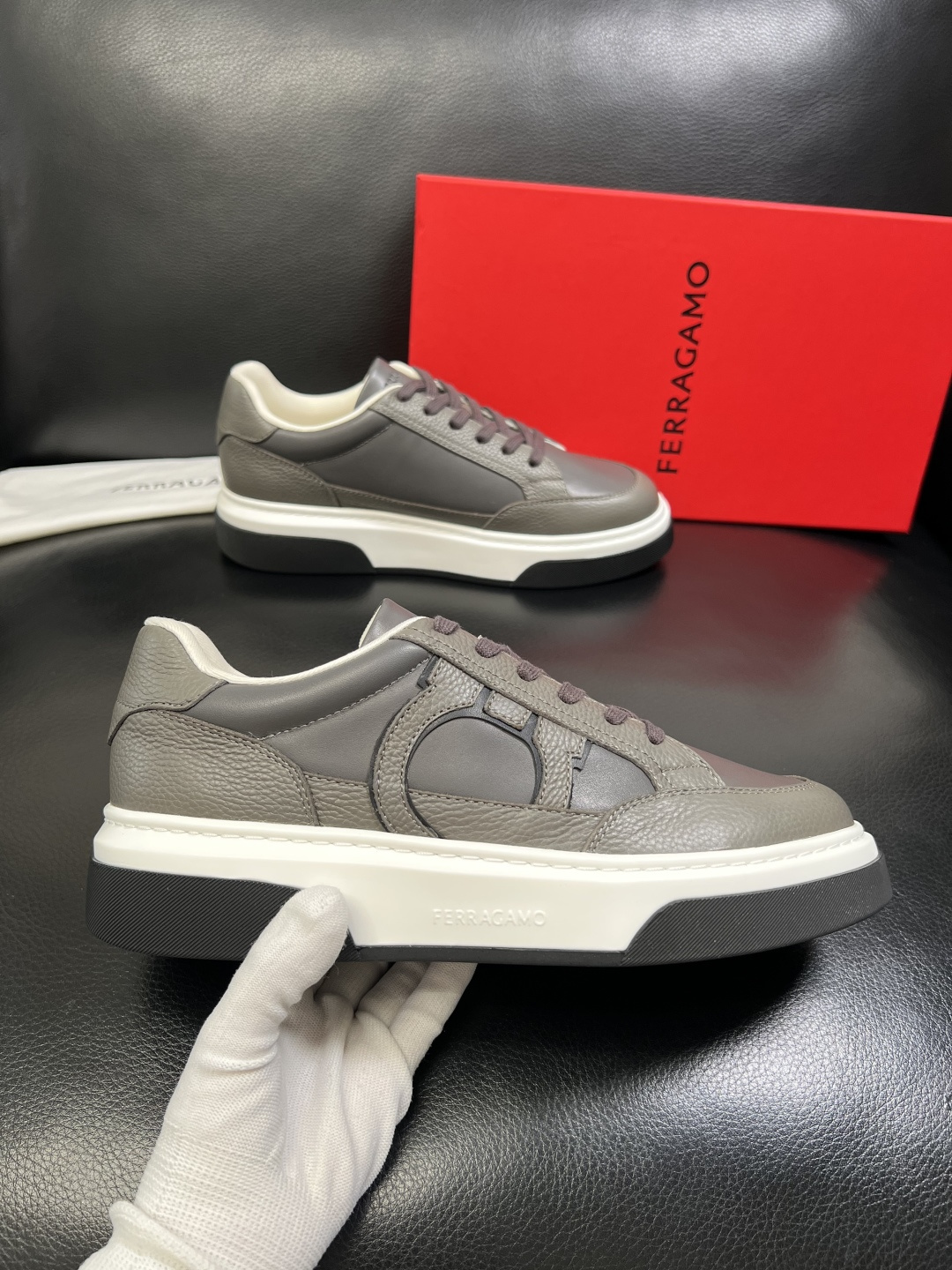 Ferragamo 高品质 顶级工艺品 菲拉格慕 专柜同步发售原厂配置，意大利进口原版牛皮，进口水染牛里