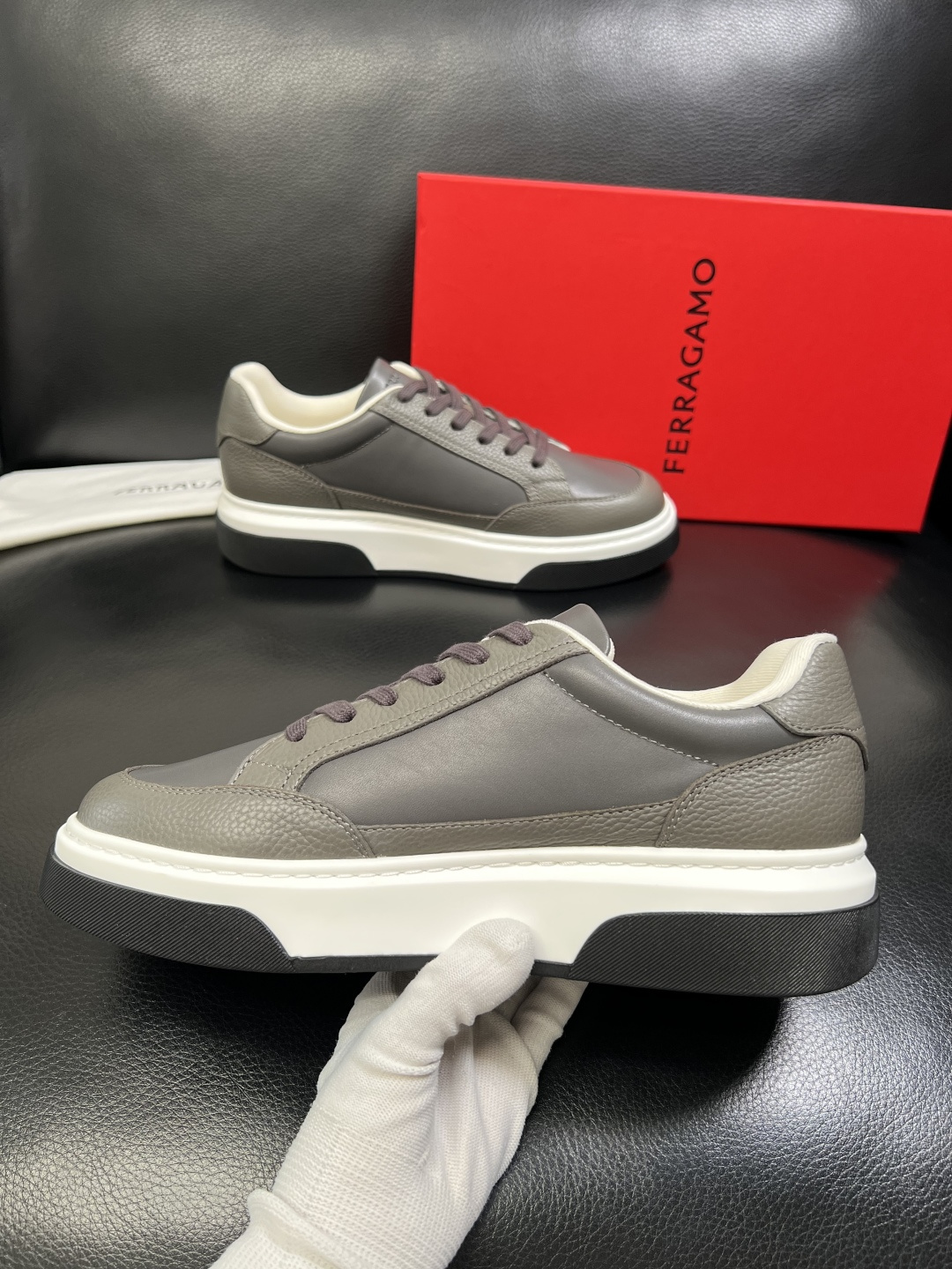 Ferragamo 高品质 顶级工艺品 菲拉格慕 专柜同步发售原厂配置，意大利进口原版牛皮，进口水染牛里