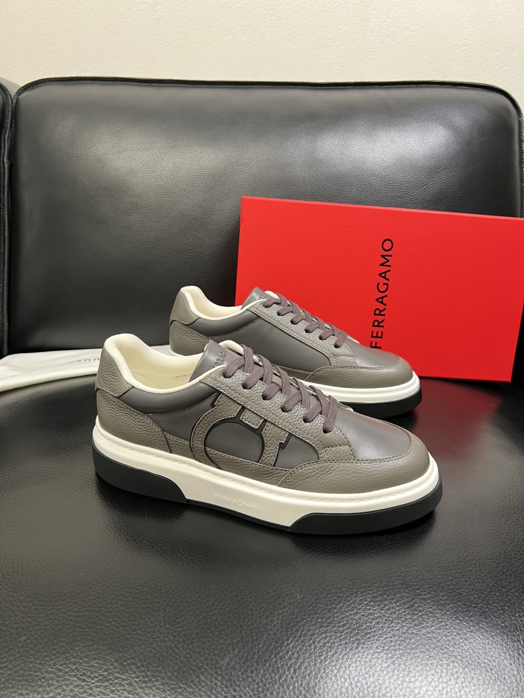 Ferragamo 高品质 顶级工艺品 菲拉格慕 专柜同步发售原厂配置，意大利进口原版牛皮，进口水染牛里