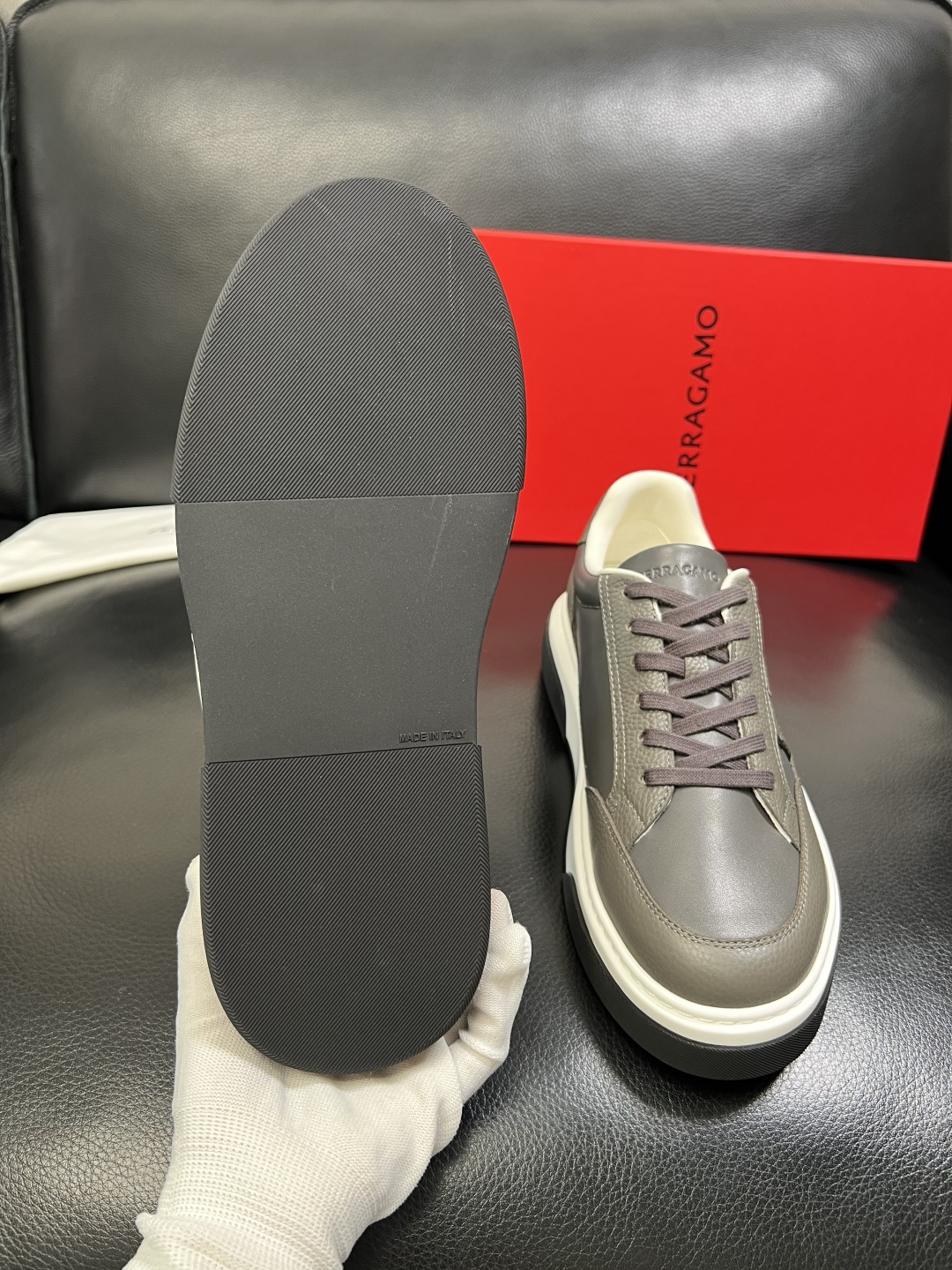 Ferragamo 高品质 顶级工艺品 菲拉格慕 专柜同步发售原厂配置，意大利进口原版牛皮，进口水染牛里