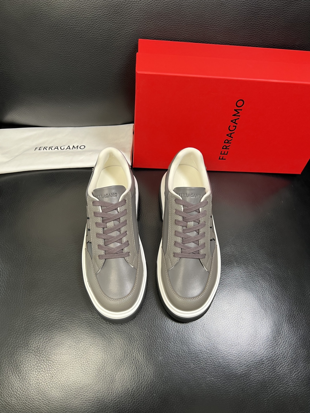 Ferragamo 高品质 顶级工艺品 菲拉格慕 专柜同步发售原厂配置，意大利进口原版牛皮，进口水染牛里