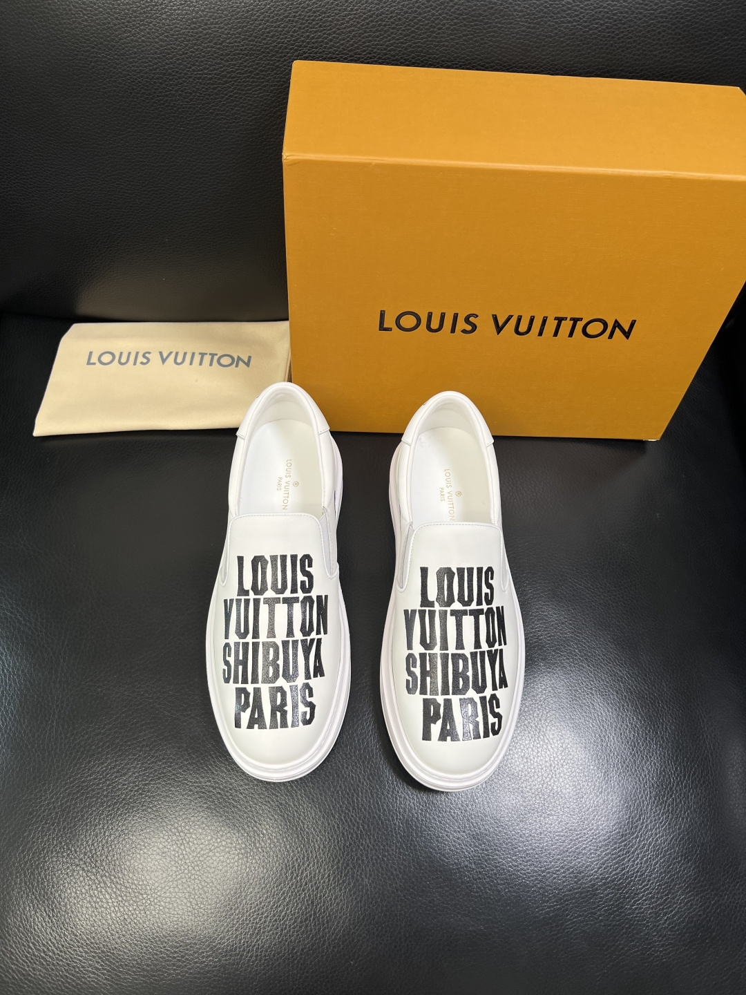 Lv 高品质 顶级工艺品 路易威登，运动板鞋专柜同步，鞋面意大利进口，高品质拼接缤纷色彩复杂工艺品，进口
