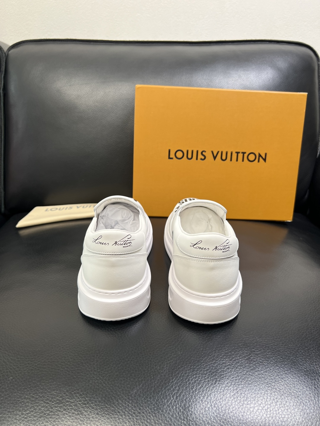 Lv 高品质 顶级工艺品 路易威登，运动板鞋专柜同步，鞋面意大利进口，高品质拼接缤纷色彩复杂工艺品，进口