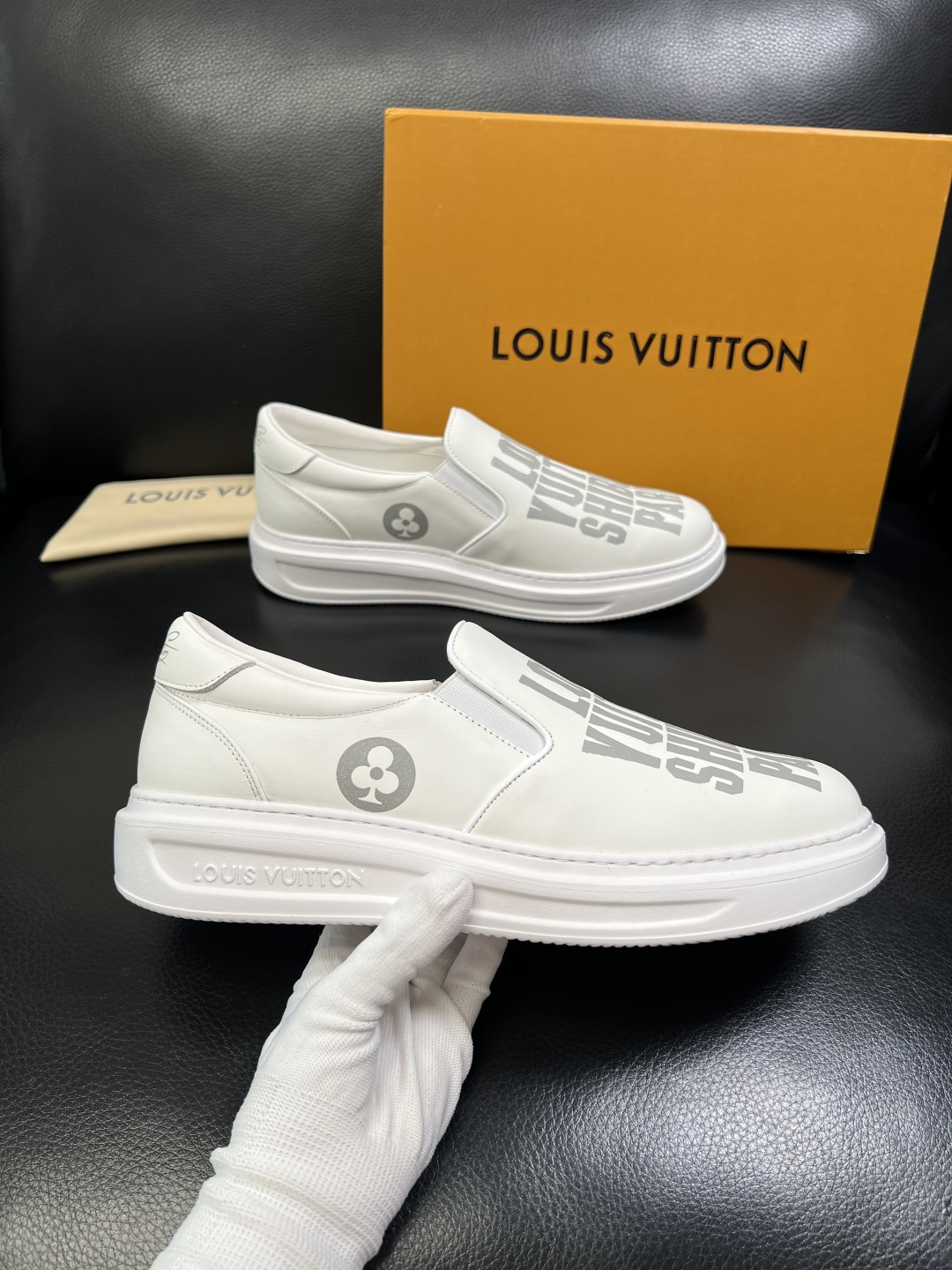 Lv 高品质 顶级工艺品 路易威登，运动板鞋专柜同步，鞋面意大利进口，高品质拼接缤纷色彩复杂工艺品，进口