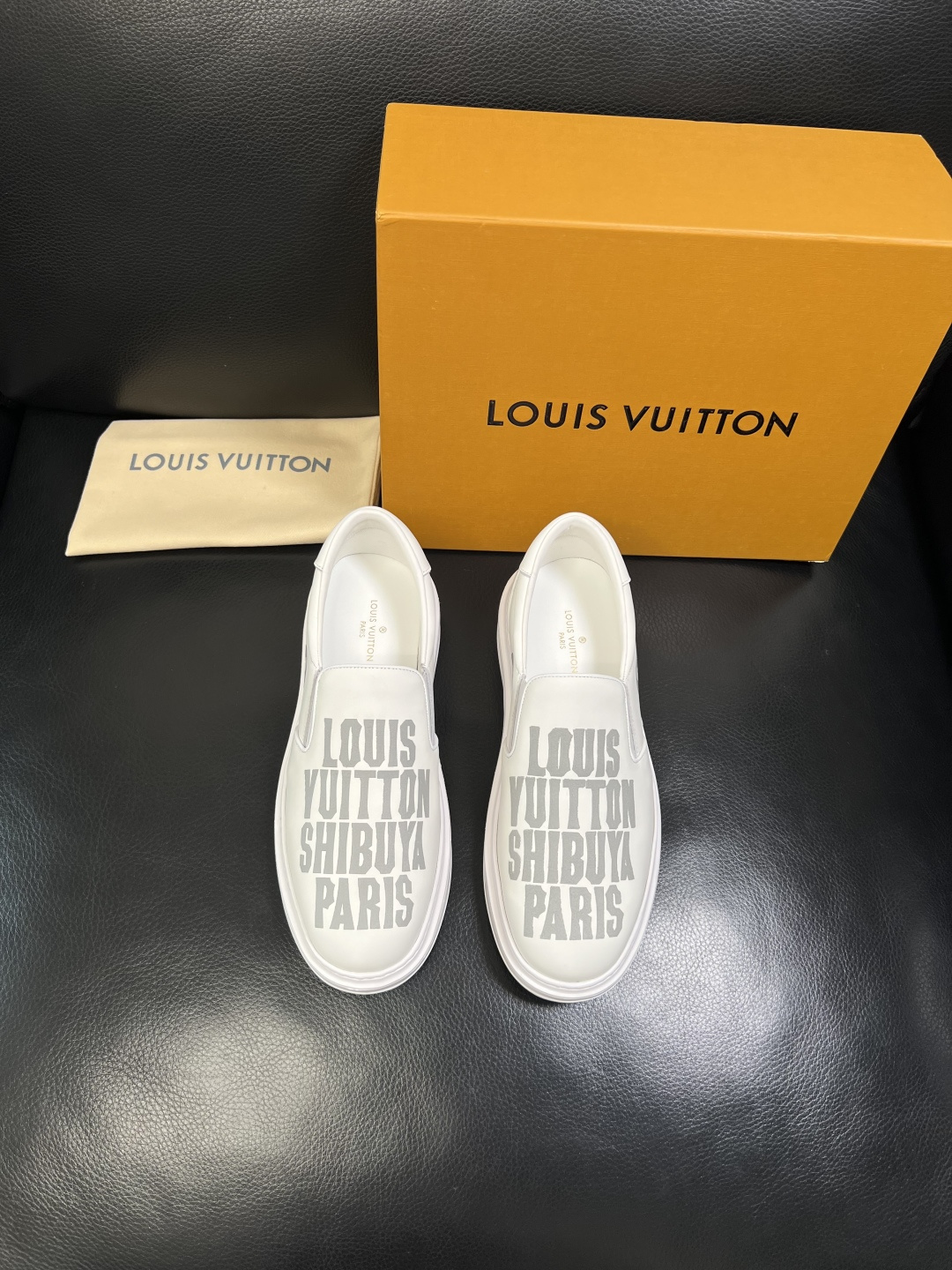 Lv 高品质 顶级工艺品 路易威登，运动板鞋专柜同步，鞋面意大利进口，高品质拼接缤纷色彩复杂工艺品，进口