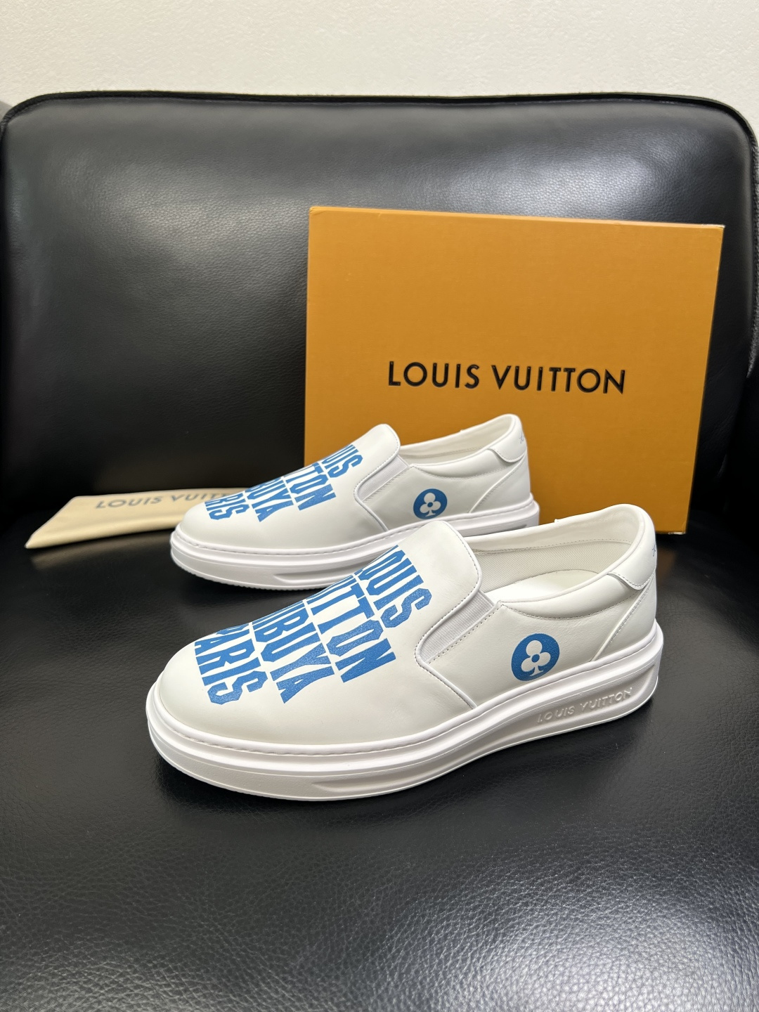 Lv 高品质 顶级工艺品 路易威登，运动板鞋专柜同步，鞋面意大利进口，高品质拼接缤纷色彩复杂工艺品，进口