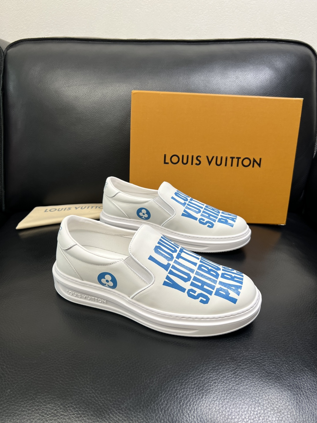 Lv 高品质 顶级工艺品 路易威登，运动板鞋专柜同步，鞋面意大利进口，高品质拼接缤纷色彩复杂工艺品，进口